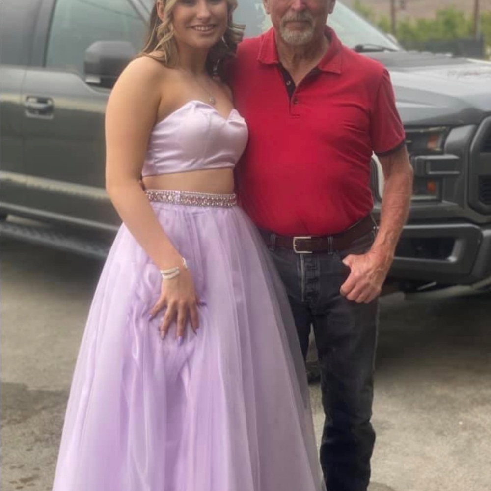 Gorgeous prom dress!! My daughter wants gone along With the memories of a boy…💕